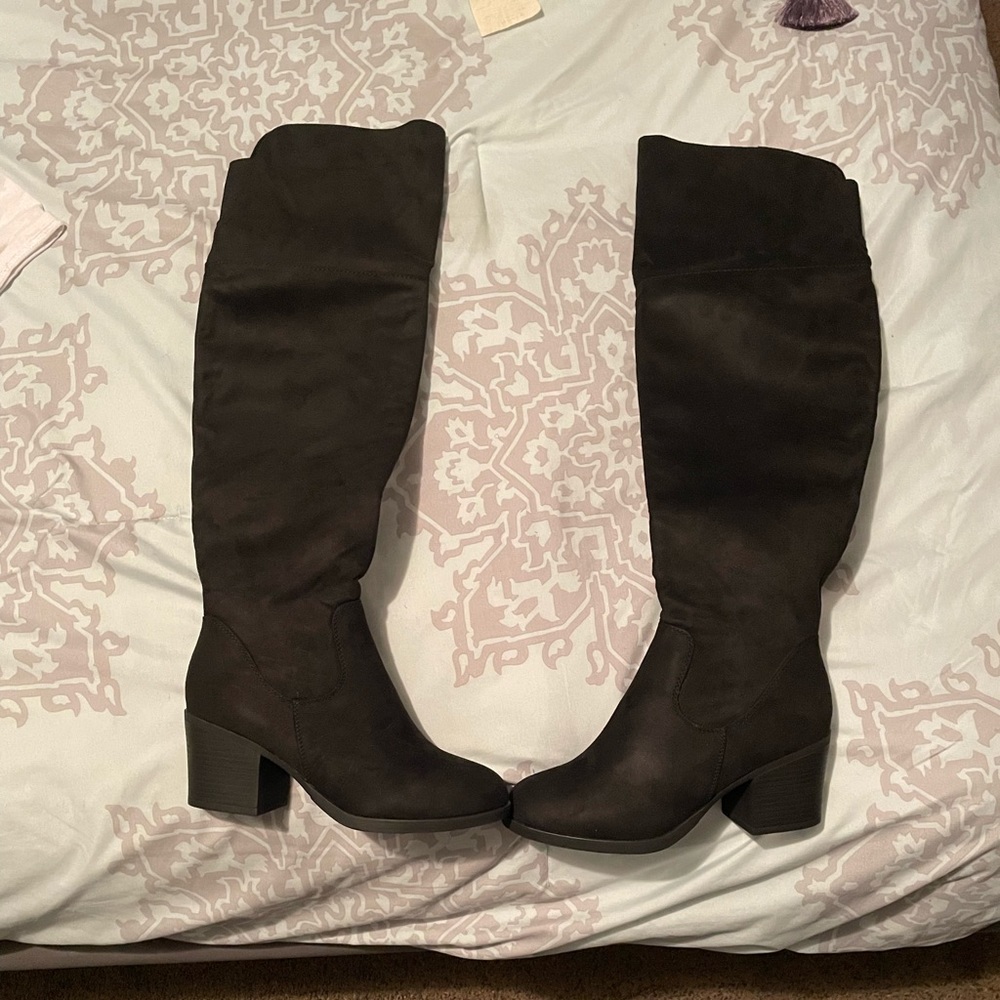 Fashion Nova knee high boots